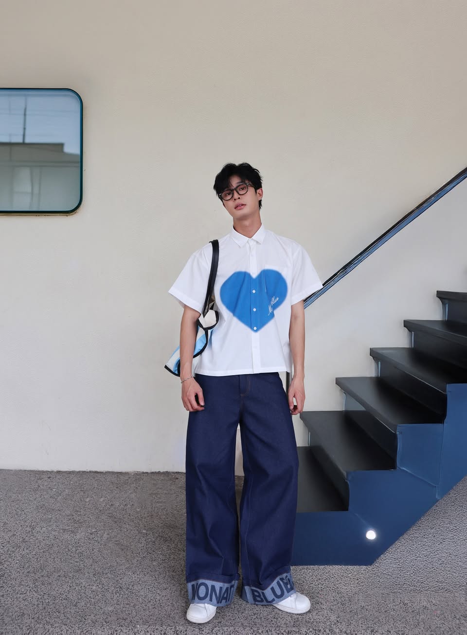 셔츠 화이트 박시 블루 하트