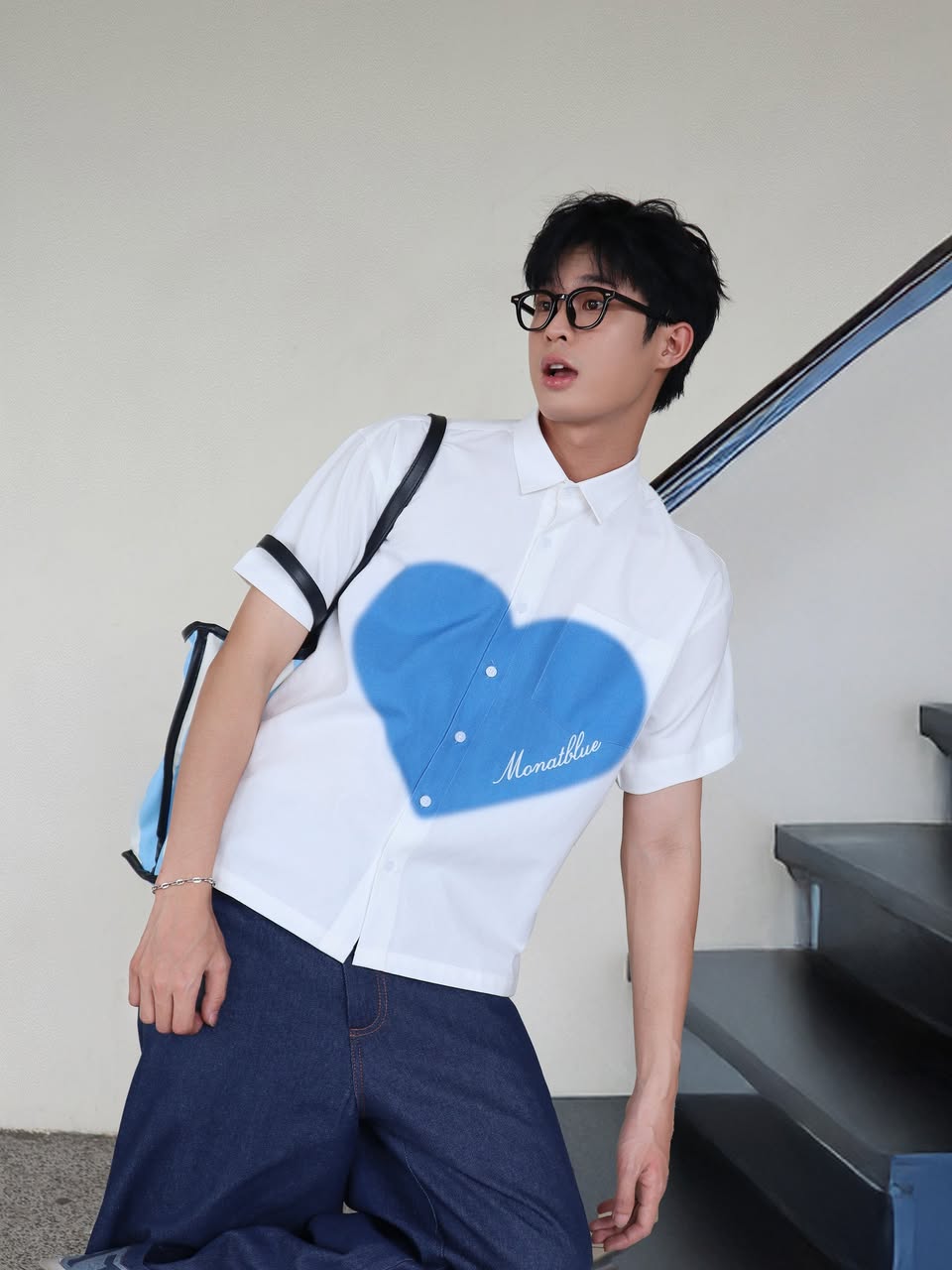 셔츠 화이트 박시 블루 하트