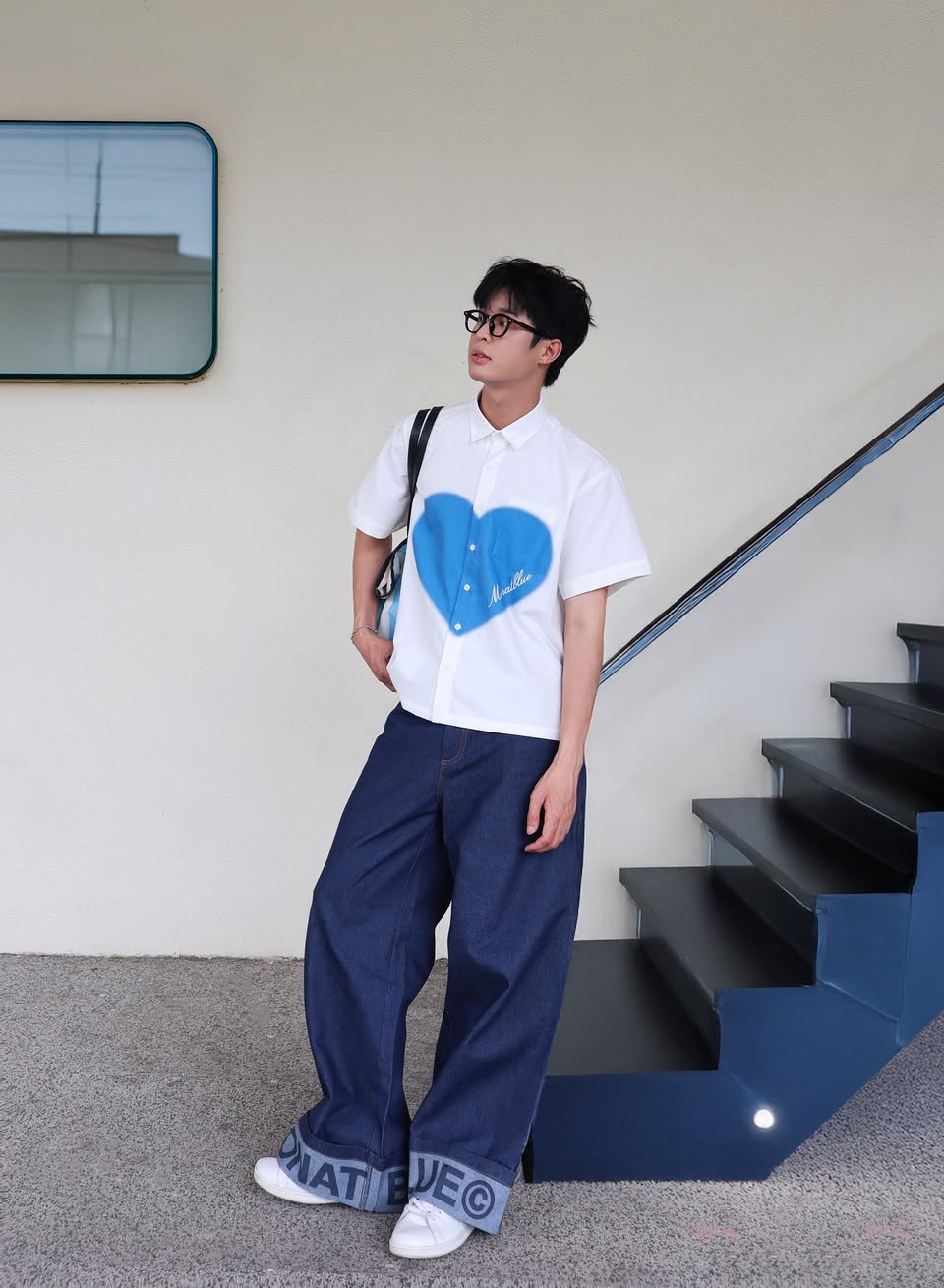 셔츠 화이트 박시 블루 하트